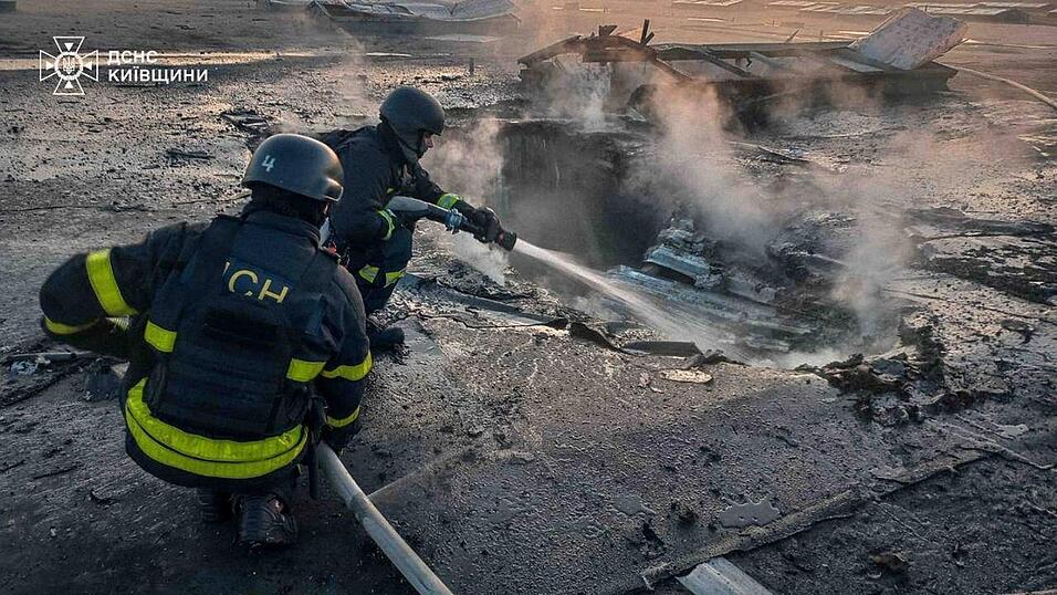 Erneut wird Kiew in der Nacht mit Raketen beschossen.