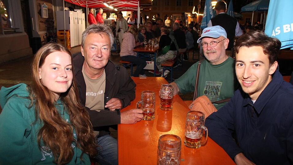 Viele Landshuter genossen ihren Freitagabend auf dem Bismarckplatzfest.