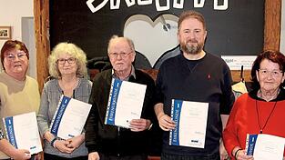 Geehrte Mitglieder (v.l.): Andrea Neumeier, Klarissa M&uuml;hlbauer, Peter H&auml;rte, Mattias Kehm und Rita Rieger.