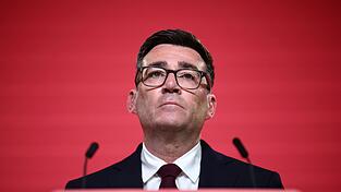 Hat heute einen Termin beim König: Großbritanniens neuer Premierminister Andy Burnham. (Archivbild) Hat heute einen Termin beim König: Großbritanniens neuer Premierminister Andy Burnham. (Archivbild)