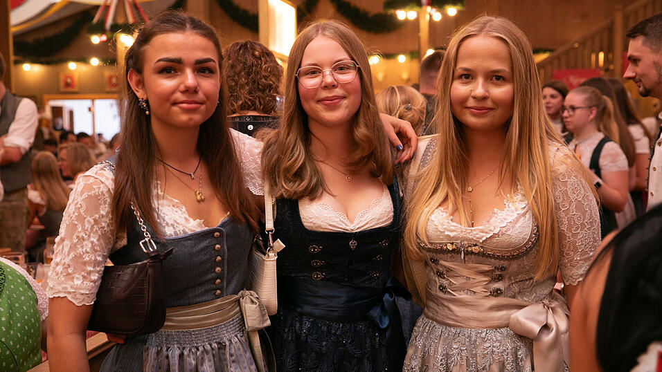 Die Partybilder vom Samstag, 9. August, aus dem Festzelt Krönner. Die Partybilder vom Samstag, 9. August, aus dem Festzelt Krönner.