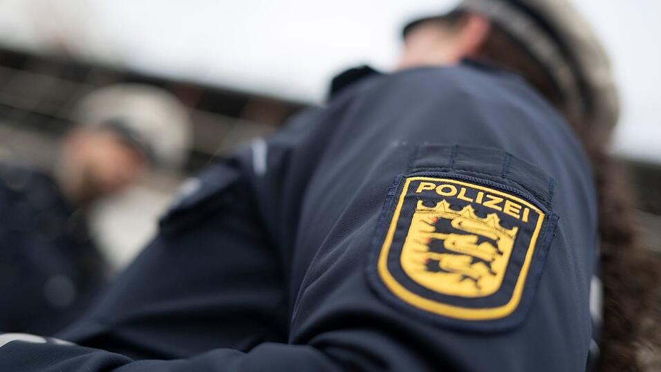 Die Polizei hat im Großraum Reutlingen fünf Tote gefunden. (Symbolbild)