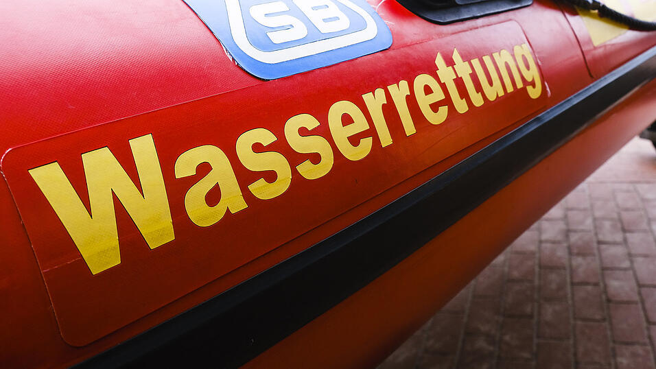 Die betrunkenen jungen M&auml;nner konnten aus dem Wasser gerettet werden. (Symbolbild)