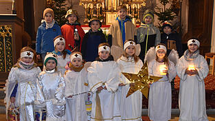 Auch in Ruhstorf erinnerten die Kinder an die Weihnachtsgeschichte.
