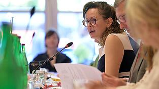 Brandenburgs Verbraucherschutzministerin Hanka Mittelst&auml;dt und ihre L&auml;nderkollegen befassten sich bei ihrer Konferenz in Potsdam mit Fake-Shops.