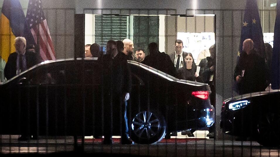 Über fünf Stunden dauerte das Treffen Selenskyjs mit US-amerikanischen Unterhändlern in Berlin. Über fünf Stunden dauerte das Treffen Selenskyjs mit US-amerikanischen Unterhändlern in Berlin.