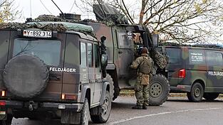 Etwa 40 Feldjäger waren an der Übung am Montag in Straubing beteiligt.