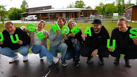 Das Juz-Team (v. l.): Stadtjugendpfleger Robert Achhammer, Tanja K&ouml;rger, Johannes Gerlsbeck, Susanne Kerscher, Stephan Zimny und Yann Schmidl.