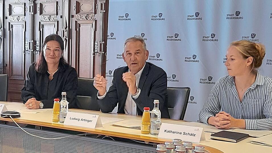 Tanja Flemmig, Ludwig Artinger, und Katharina Schätz (von links) stellten die Pläne vor. Tanja Flemmig, Ludwig Artinger, und Katharina Schätz (von links) stellten die Pläne vor.