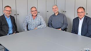 Prof. Dr. Jochen Grassinger, Dr. Christian Waas, Dr. Matthias Demandt und Johann Ertl, stellvertretender Vorsitzender des Ärztlichen Kreisverbands, möchten die Öffentlichkeit sensibilisieren. Prof. Dr. Jochen Grassinger, Dr. Christian Waas, Dr. Matthias Demandt und Johann Ertl, stellvertretender Vorsitzender des Ärztlichen Kreisverbands, möchten die Öffentlichkeit sensibilisieren.