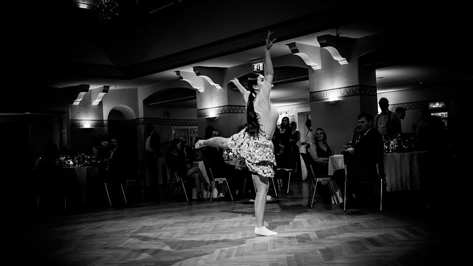 Anlässlich des 225-jährigen Bestehens veranstaltete das Landshuter Modehaus Oberpaur eine Jubliäumsgala - samt Vorführung historischer Abendkleider. Anlässlich des 225-jährigen Bestehens veranstaltete das Landshuter Modehaus Oberpaur eine Jubliäumsgala - samt Vorführung historischer Abendkleider.