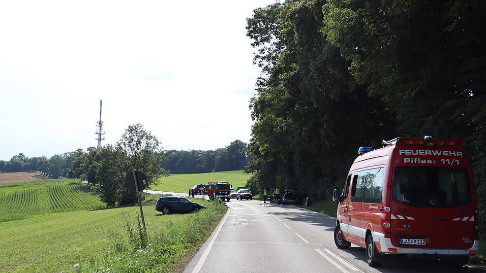 Zahlreiche Einsatzkräfte waren vor Ort. Zahlreiche Einsatzkräfte waren vor Ort.