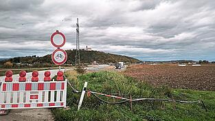 Die Verbindung Sand-Hermannsdorf der „alten SR 12“ bleibt noch bis Ende 2025 für den Verkehr gesperrt. Wie lange genau, darüber wird momentan diskutiert, denn das ist auch witterungsabhängig. Die Verbindung Sand-Hermannsdorf der „alten SR 12“ bleibt noch bis Ende 2025 für den Verkehr gesperrt. Wie lange genau, darüber wird momentan diskutiert, denn das ist auch witterungsabhängig.