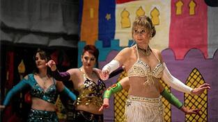 Ein viertel Jahrhundert lang lebte Heidi Koschollek (r.) für den orientalischen Tanz.