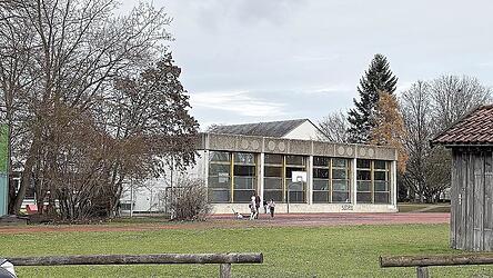 Die Turnhalle Alburg steht als sanierungsbed&uuml;rftig seit Jahren auf der Investitions-Warteliste.