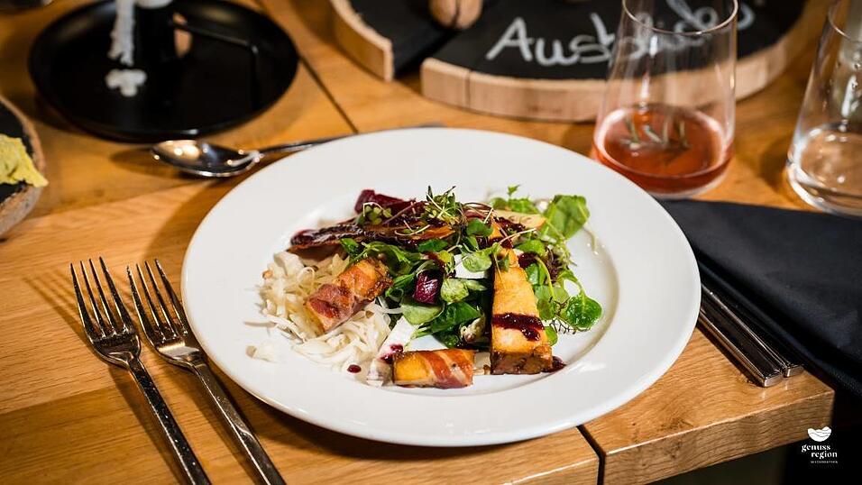 Ein Rezept wie der Wolf im Schafspelz: Tofu im Speckmantel Ein Rezept wie der Wolf im Schafspelz: Tofu im Speckmantel