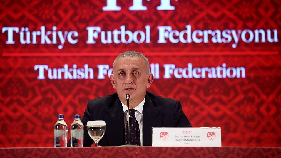 Hat Grund zur Sorge: Ibrahim Haciosmanoglu, Pr&auml;sident des t&uuml;rkischen Fu&szlig;ballverbands.