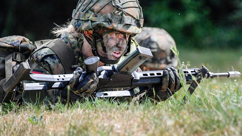 Die Bundeswehr ist seit einer Grundgesetz&auml;nderung uneingeschr&auml;nkt f&uuml;r Frauen ge&ouml;ffnet.