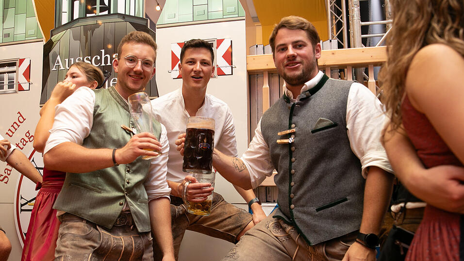 Die Partybilder vom Freitag, 8. August, aus dem Festzelt Reisinger. Die Partybilder vom Freitag, 8. August, aus dem Festzelt Reisinger.