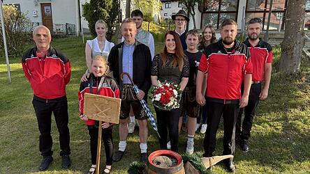 Die Vorstandschaft und Festleitung des ASV freuten sich &uuml;ber die Zusage von B&uuml;rgermeister Gerhard M&uuml;hlbauer als Schirmherr.