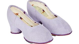 Diese Schuhe trug Miss Piggy in dem Film «Die große Muppet-Sause» (1981). Diese Schuhe trug Miss Piggy in dem Film «Die große Muppet-Sause» (1981).