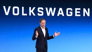 Oliver Blume, Vorstandsvorsitzender der Volkswagen AG, spricht bei der Jahrespressekonferenz der Volkswagen Group.