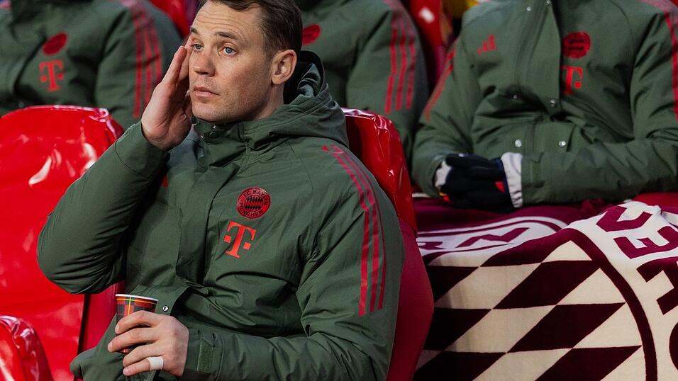 Manuel Neuer sa&szlig; erneut auf der Bank.