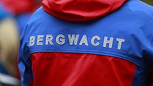 Die Frau war stark unterkühlt und erlitt schwere Verletzungen an Armen und Beinen. (Symbolbild)