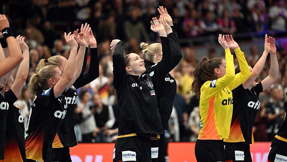 Bislang nicht zu stoppen: Die deutschen Handballerinnen spazieren ins WM-Viertelfinale.