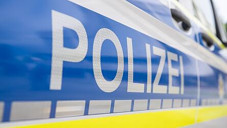 Der Unfall ereignete sich laut Polizei am Dienstag gegen 14 Uhr in der Bergstra&szlig;e in Arnstorf. (Symbolfoto)