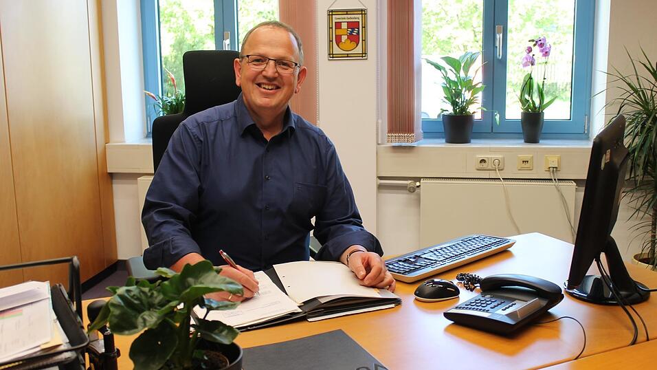 B&uuml;rgermeister Hans Dachs f&uuml;hlt sich bereits sehr wohl an seinem neuen Wirkungsort.
