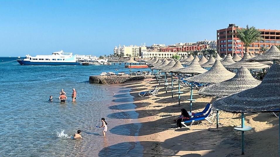 Entspannte Tage am Strand - das wollen heuer coronabedingt nur wenige. Die Reisebranche klagt &uuml;ber Umsatzr&uuml;ckg&auml;nge.