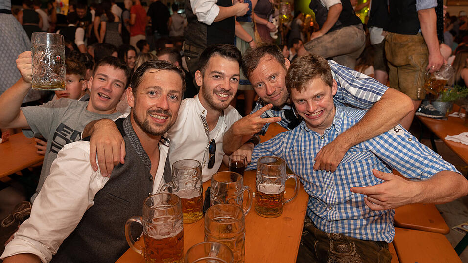 Die Partybilder vom Samstag, 19. August 2023, aus dem Festzelt Greindl. Die Partybilder vom Samstag, 19. August 2023, aus dem Festzelt Greindl.