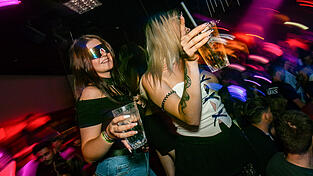 Im Nightclub wurde ausgelassen gefeiert. 