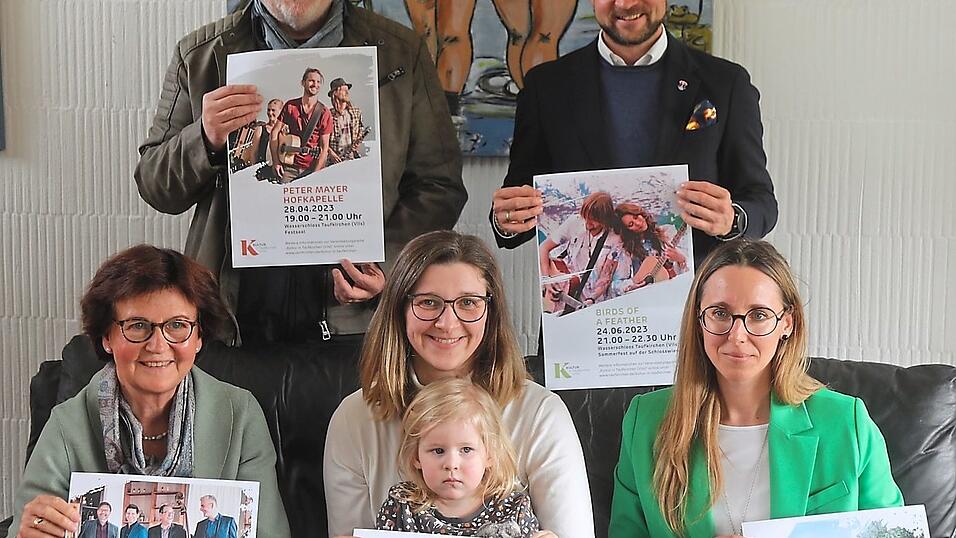 Freuen sich auf die Konzerte in der Vilsgemeinde: Anneliese Mayer, Bodo Gsedl, Maria Färbinger und Bürgermeister Stefan Haberl zusammen mit Hildegard Holzinger (v.l.). Freuen sich auf die Konzerte in der Vilsgemeinde: Anneliese Mayer, Bodo Gsedl, Maria Färbinger und Bürgermeister Stefan Haberl zusammen mit Hildegard Holzinger (v.l.).