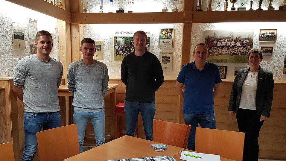Die neuen Ausschussmitglieder (v.l.) Benjamin Samhuber, Stefan Wackerbauer, Björn Wagensonner, Markus Betz und die Vorsitzende, Tanja Hoppe-Nicolai. Die neuen Ausschussmitglieder (v.l.) Benjamin Samhuber, Stefan Wackerbauer, Björn Wagensonner, Markus Betz und die Vorsitzende, Tanja Hoppe-Nicolai.