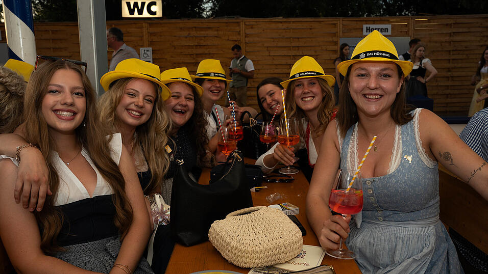 Die Partybilder vom Mittwoch, 12. August, aus dem Festzelt Reisinger. Die Partybilder vom Mittwoch, 12. August, aus dem Festzelt Reisinger.