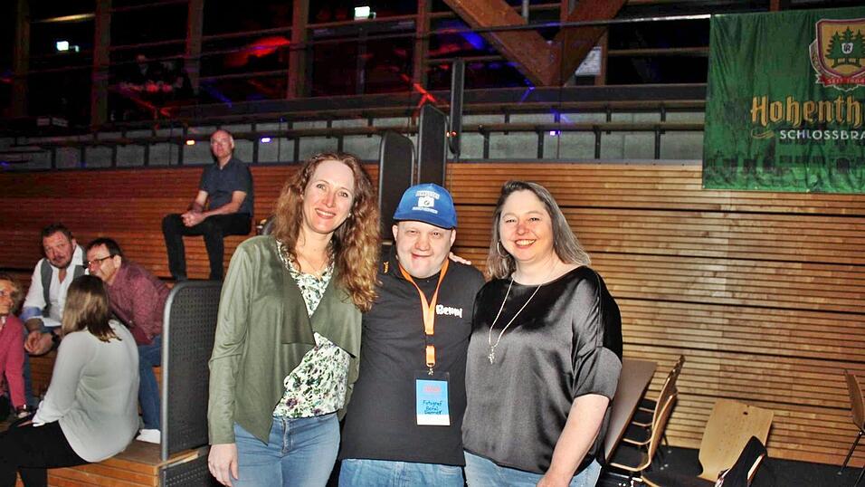 Auf der Eskara &Uuml;30-Party in Essenbach war wieder viel los.