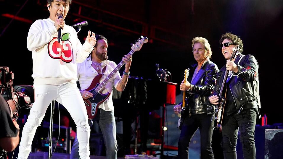 Nach mehr als 50 Jahren kündigt die US-Band Journey eine Abschiedstour an. (Archivbild) Nach mehr als 50 Jahren kündigt die US-Band Journey eine Abschiedstour an. (Archivbild)