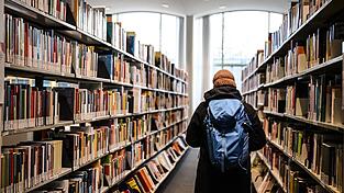 Wer braucht noch B&uuml;cher, wenn uns die K&uuml;nstliche Intelligenz das Merken, Lernen und Verstehen abnimmt?