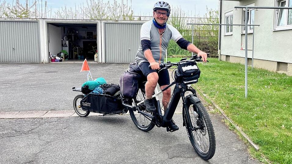 Das Gepäck sitzt, die Strecke ist geplant: Kurt Koreis ist für das Projekt 'Nordkap' gewappnet