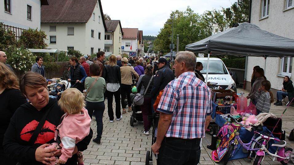 Schlendern, st&ouml;bern, ratschen, ganz ohne Stress: Darum geht es beim Herbstmarkt im Herzen der Stadt W&ouml;rth.