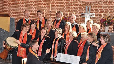 Peter Lichtinger und sein Chor 2011 zum zehnjährigen Jubiläum.