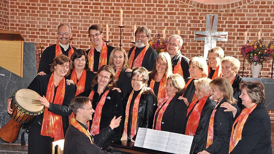 Peter Lichtinger und sein Chor 2011 zum zehnjährigen Jubiläum.