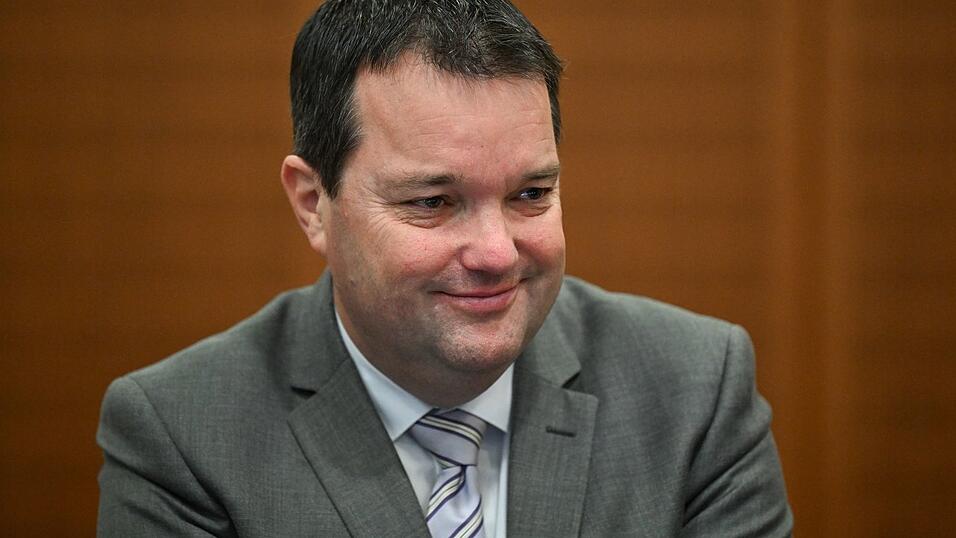 Wurde freigesprochen: Ex-DFB-Schatzmeister Stephan Osnabr&uuml;gge. (Archivbild)