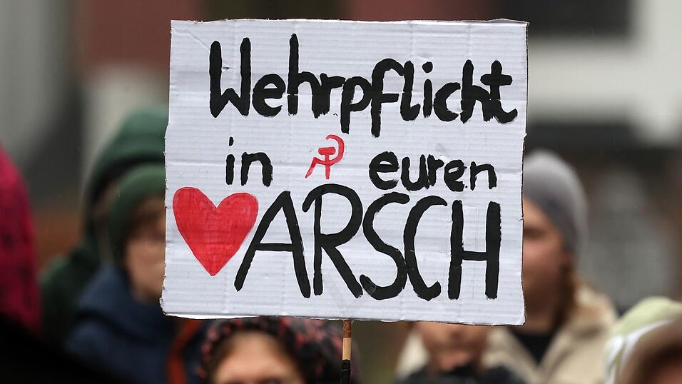 Bundesweit wollen junge Menschen gegen die Wehrpflicht auf die Stra&szlig;e gehen. (Archivbild)
