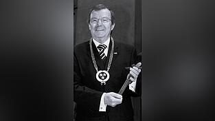 Altoberb&uuml;rgermeister Josef Deimer erlag am Mittwochabend den Folgen einer Lungenentz&uuml;ndung. (Archivfoto)