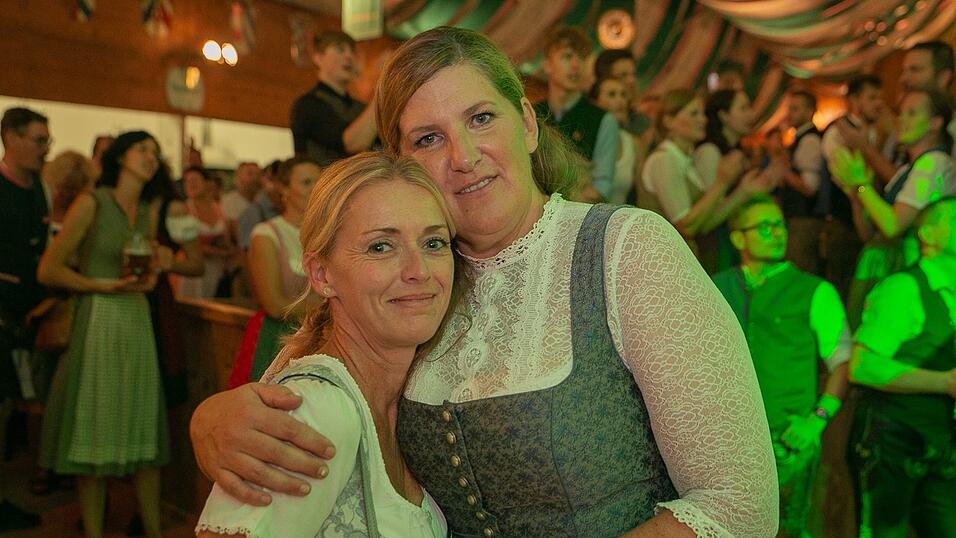 Am Dienstag spielte der Menzl im Festzelt Weckmann auf. Diese Blasmusikfreunde waren mit dabei.