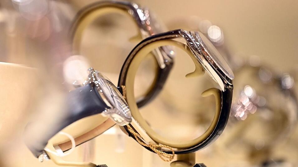 Weniger aber teurere St&uuml;cke sorgen bei Juwelieren und Uhrenh&auml;ndlern f&uuml;r stabile Ums&auml;tze. (Archivbild)