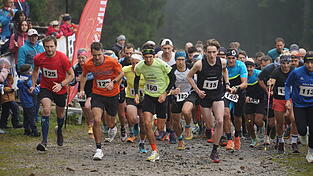 Der Start des Hauptlaufs: Der 7,5 Kilometer Pröller-Trail.
